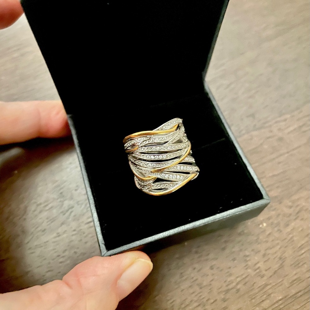 NWT 7 crystal zircon gold plate trim accent cocktail stunning ring $98 MSRP SALE